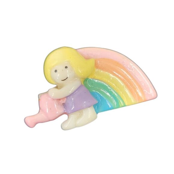 Vintage 80s Pastel Rainbow Girl Pin Brooch Garden Watering Can - Picture 1 of 5